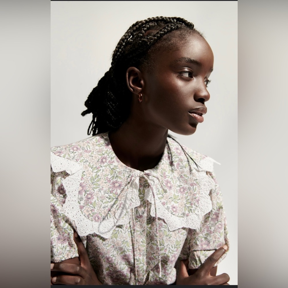 ZARA Floral blouse Collar neck, puff sleeve, coquette.